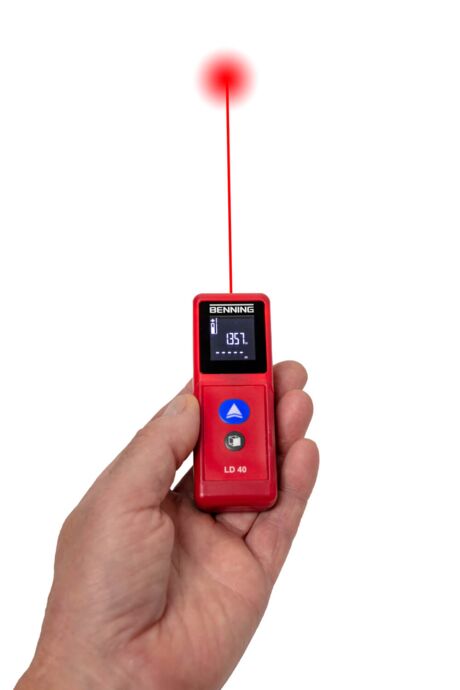 Laser Distance Meter BENNING LD 40 during a length measurement